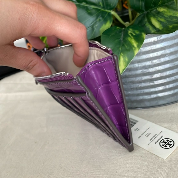 New✨ britten embossed zip card case - Picture 6 of 12